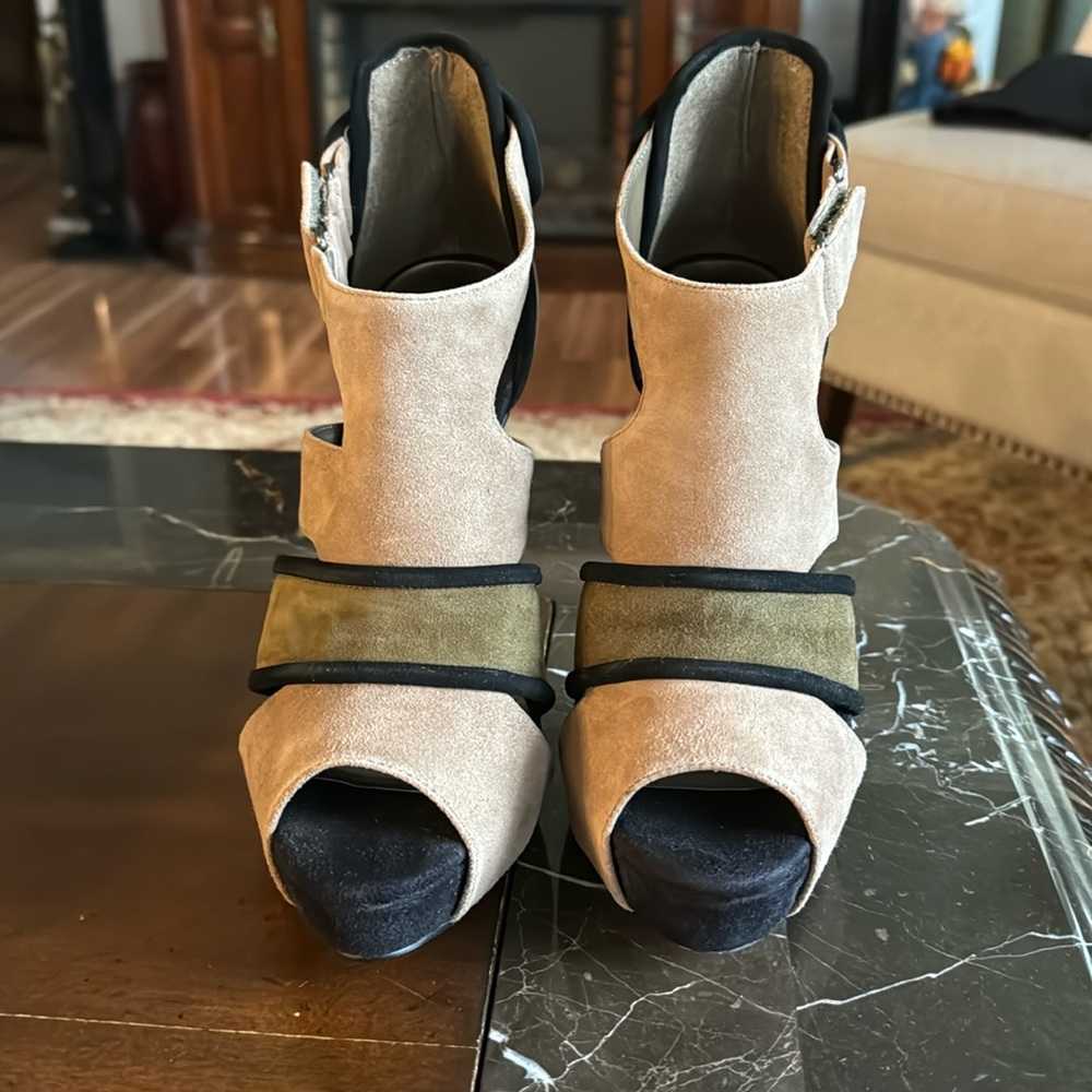 Sandal